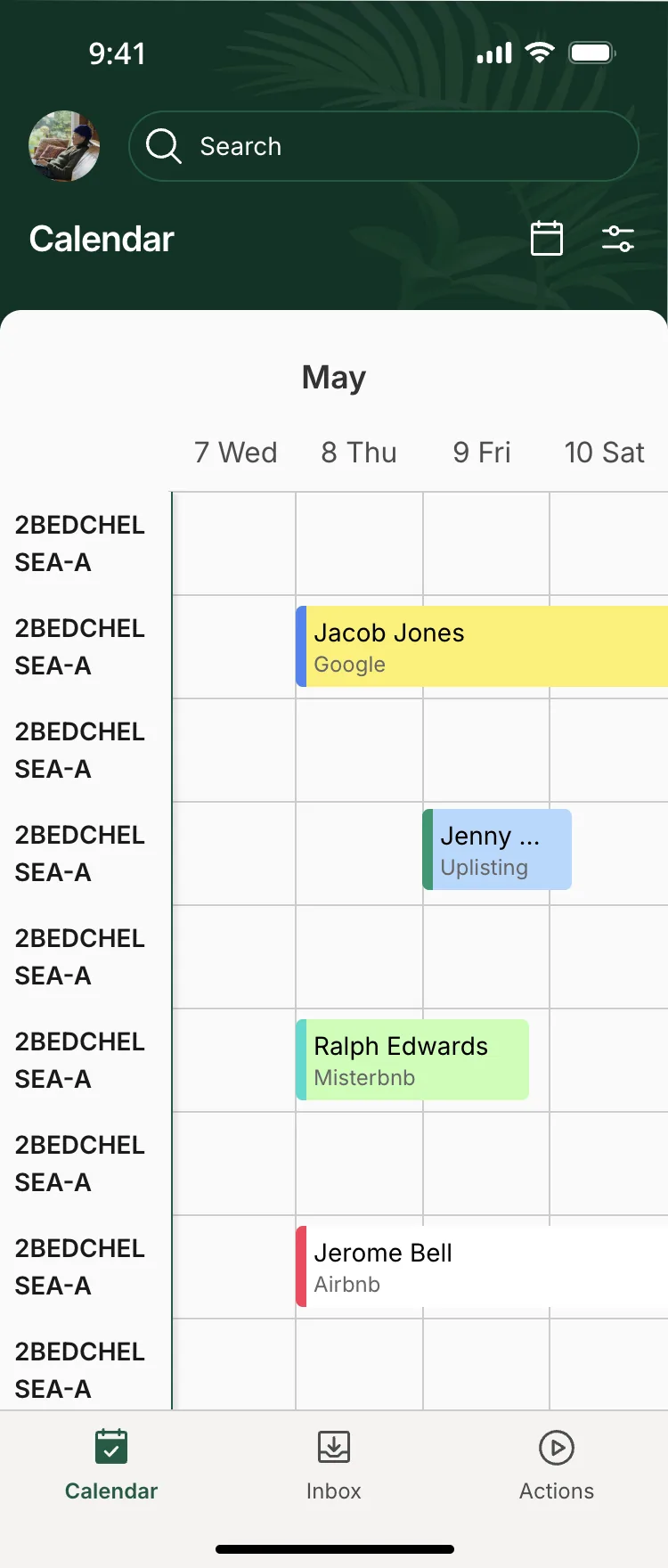 The calendar as inherited: a booking grid with truncated property codes, four days at a time, and colored bars.